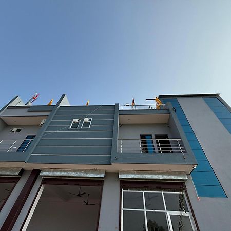 Hotel Raghunath Palace Khātu Esterno foto