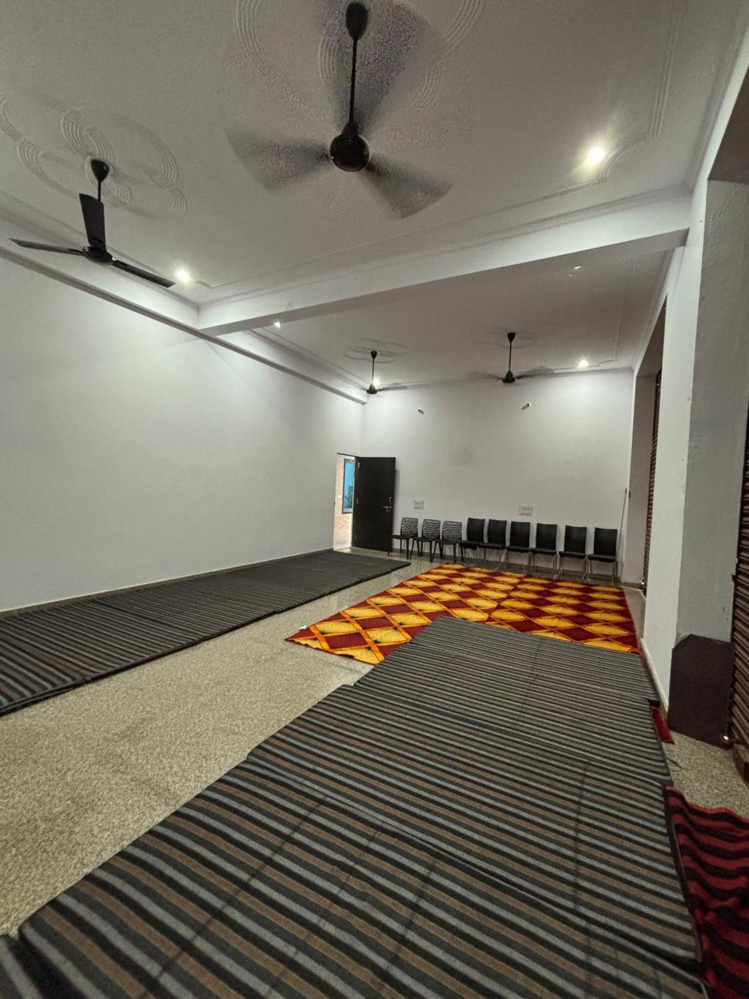 Hotel Raghunath Palace Khātu Esterno foto