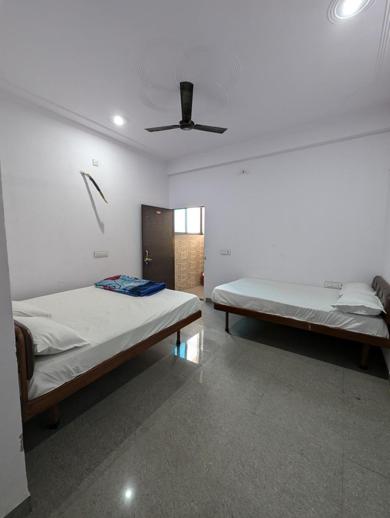 Hotel Raghunath Palace Khātu Esterno foto