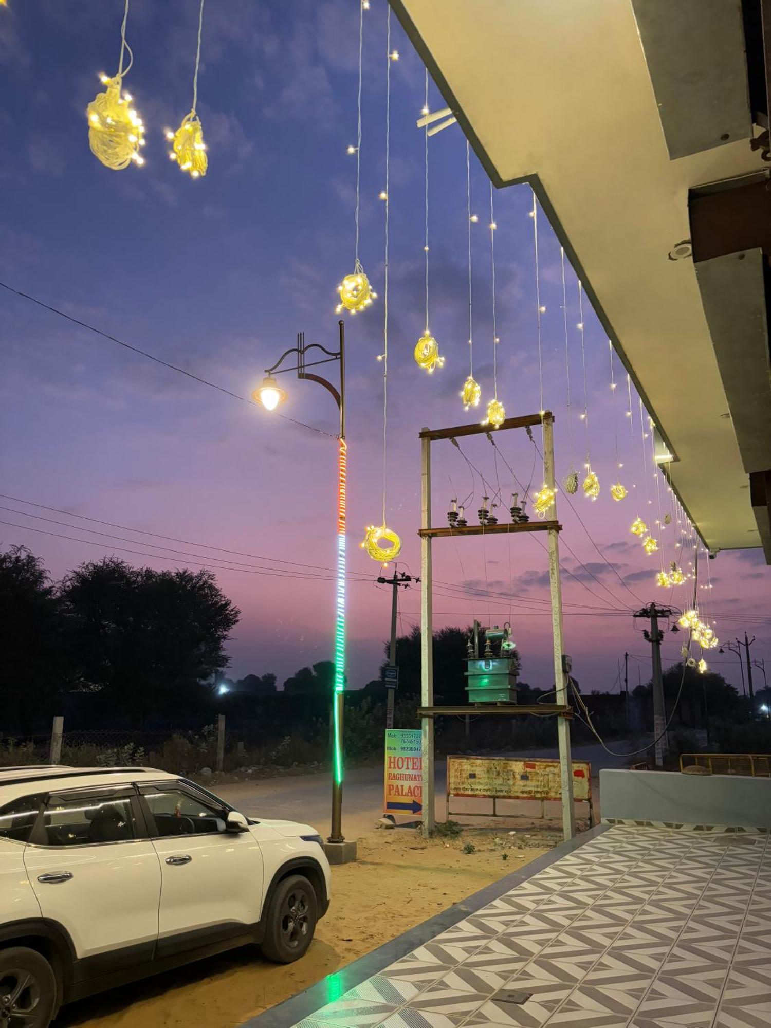 Hotel Raghunath Palace Khātu Esterno foto